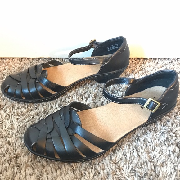 Clarks Shoes - Clark’s black sandals 8